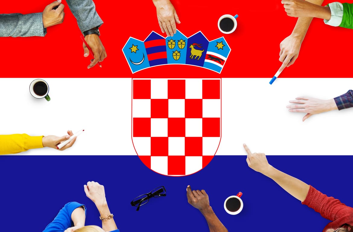 Domovinski pokret i HDZ školama u Dalmaciji naložio: "Prvi dan škole neka svira himna, a ravnatelji još stignu nabaviti zastavu ako je nemaju"