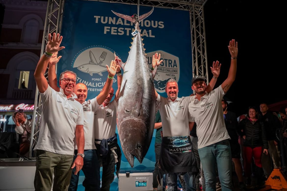 TUNISTRA Tuna teška više od 130 kg i duga preko dva metra donijela vodstvo talijanskoj ekipi „Black“