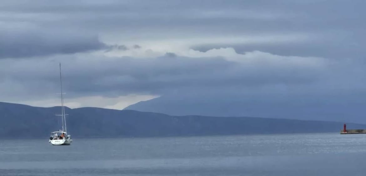 Povremena kiša, nevere i niže temperature