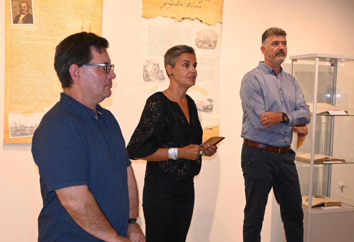 "Po svjetskim morima" - na Lošinj doplovila jedna zanimljiva izložba koja vas vodi u 19. stoljeće i na daleki Arktik!