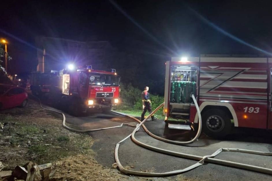 Ponovno požar u Žrnovnici - na teren noćas izašla 43 vatrogasca!