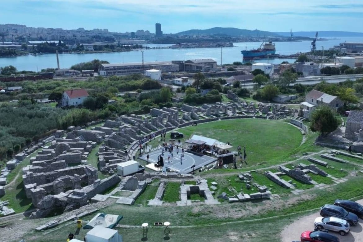 Košarkaški spektakl u solinskom amfiteatru!