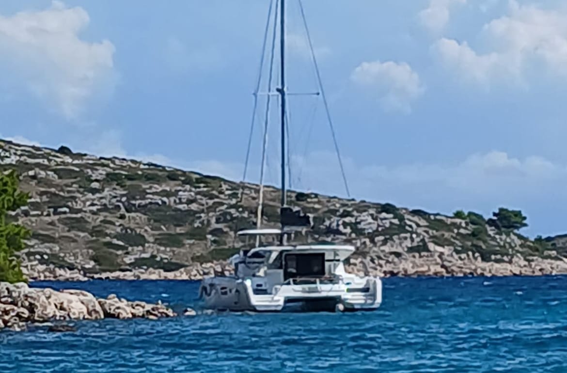 FOTO/VIDEO Nasukan katamaran na otok Žut, drugi se stvorio odma do njega i nastao kaos: "Zvao sam 112, pitali su me ima li ozlijeđenih..."