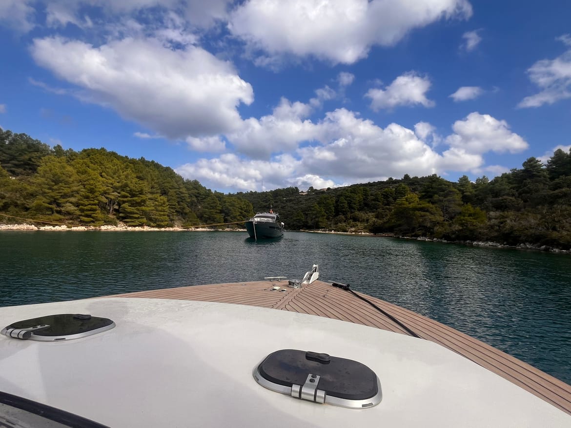Kad upravljaš jahtom, nisi svoj: "Zauzeo cijelu uvalu na Hvaru po šiločini!"