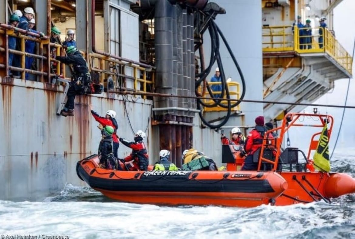 Danski sud izrekao rekordnu kaznu Greenpeaceu zbog blokade tankera