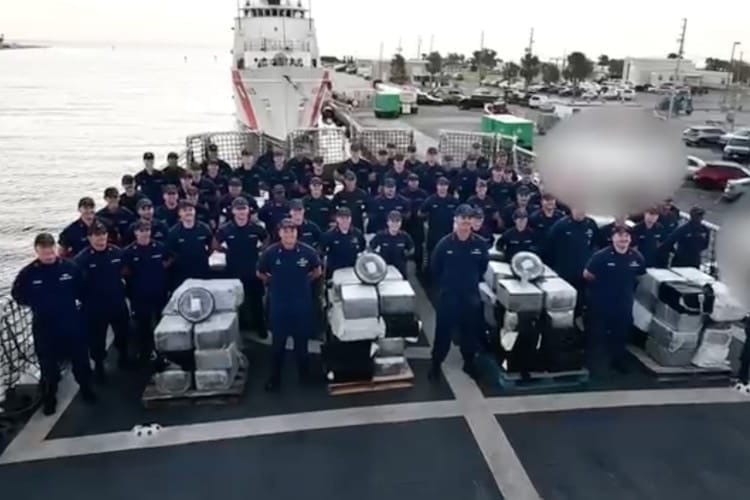 Velika akcija na Karibima: "Filmska potjera kroz šestmetarske valove i rekordna zaplijena droge!"