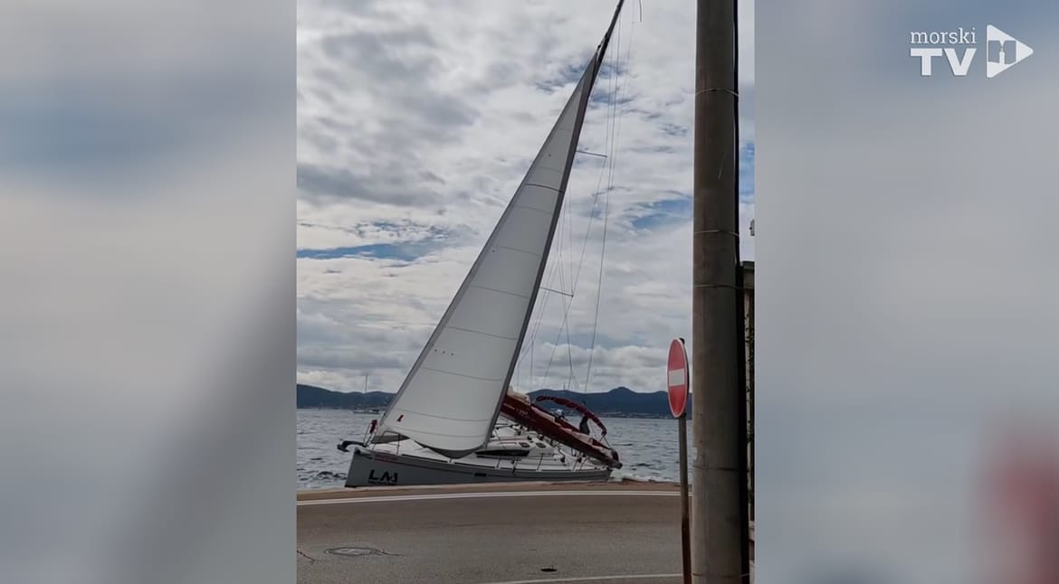 U Zadru se nasukala jedrilica