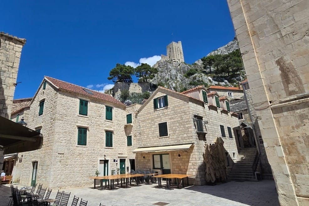 Izložba "Kontinentalac s okusom mora" u Omišu