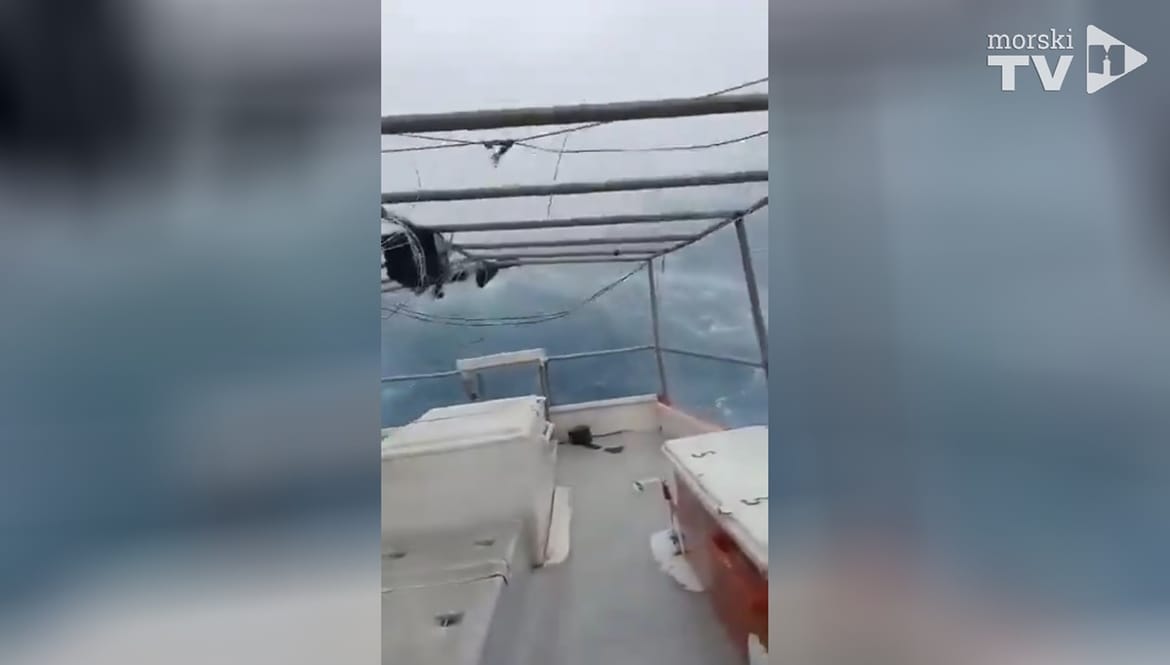 Na Floridi izdano upozorenje na tornada, razina mora se diže za pet metara, ribari se zatekli usred uragana i sve snimili!