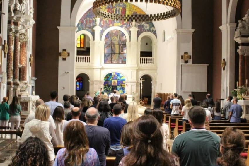 U Dalmaciji održan susret za samce koji traže ljubav - ali katoličke samce!