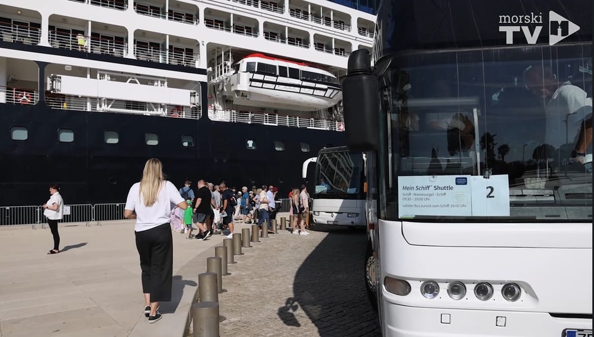 Kruzer Azamara Quest u centar Zadra doveo velik broj turista
