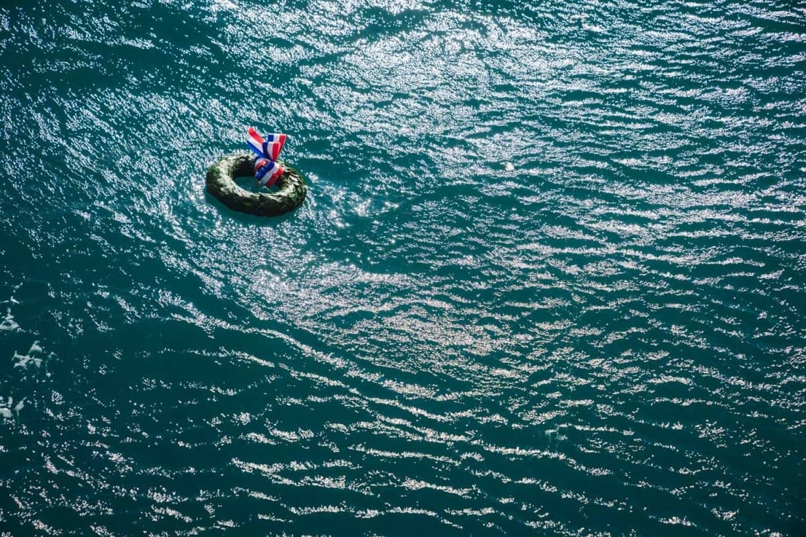 Vijenac za poginule mornare HRM-a u akciji razbijanja pomorske blokade prije 33 godine