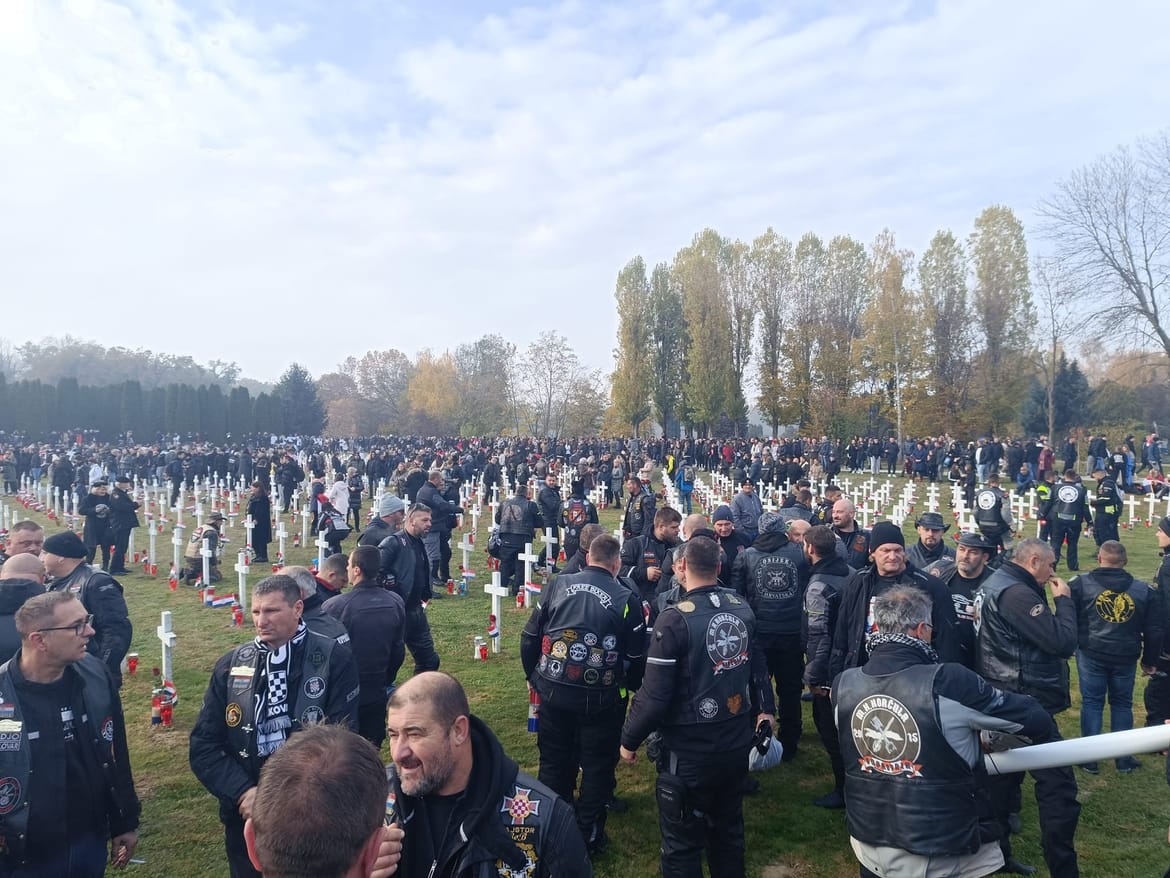 Dubrovački bajkeri poklonili se žrtvi Vukovara