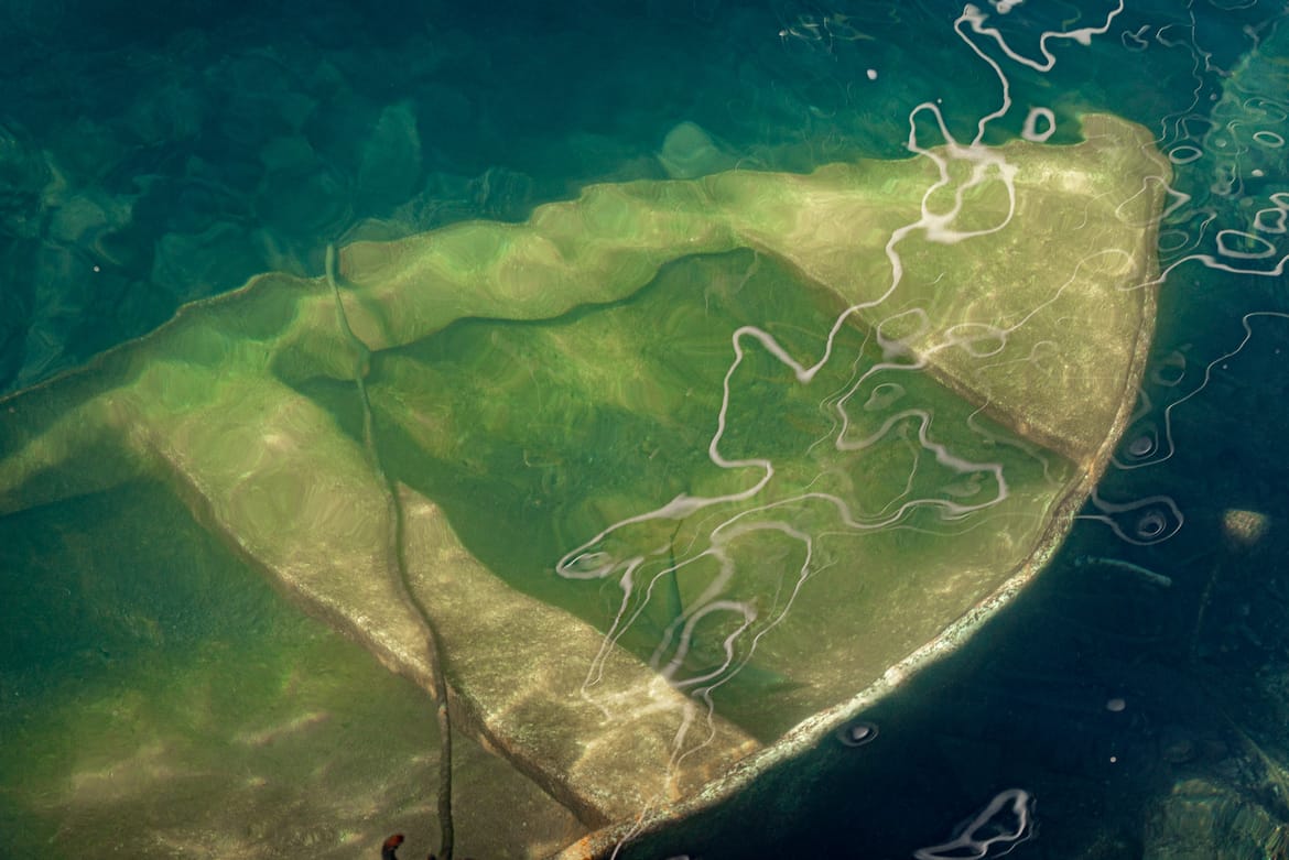 U šibenskom Docu potopljena mala barka: "Čuva misto jedrilici" - Lučka uprava: "Neće tako moći"