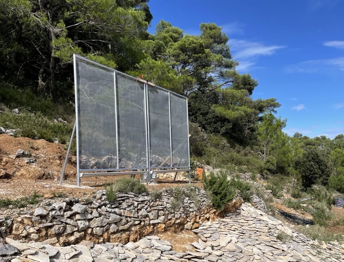 Na Visu postavljeni "skupljači oblaka"