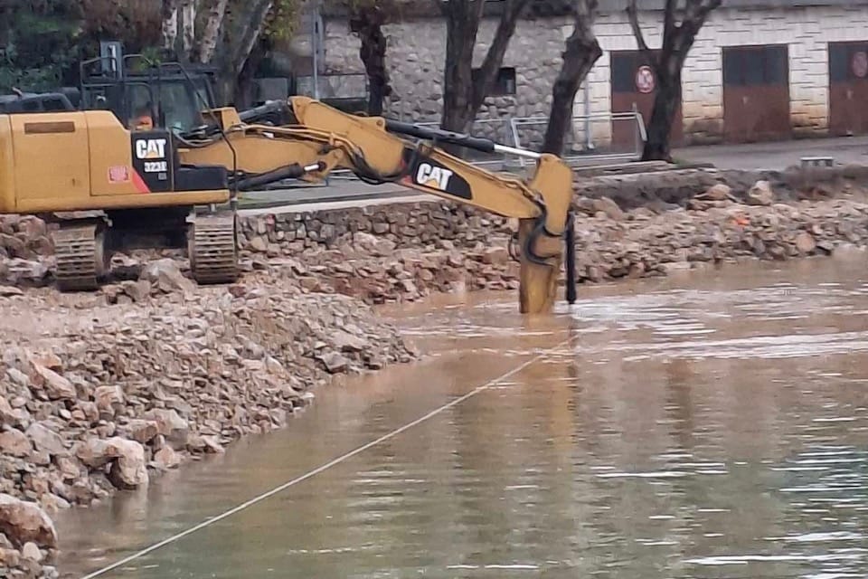 Građani se žale na "razvaljenu" lučicu Jadranovo. Dobili smo odgovor Županijske lučke uprave Crikvenica - evo što kažu!