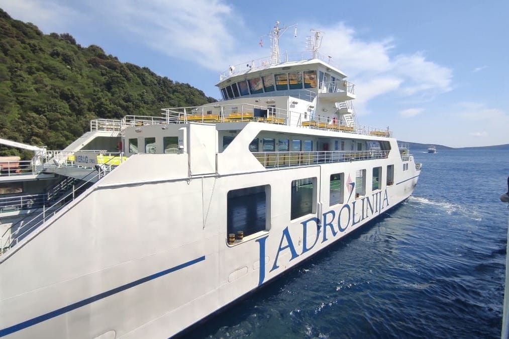 Dobili smo odgovor Jadrolinije vezano za "muke po kupavanju karata" na Kapriju - evo što su nam rekli!