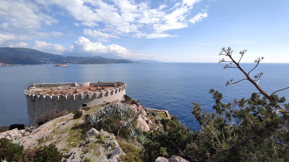 POLUOTOK PREVLAKA Posljednji dio RH na kojem se tek 2002. zavijorila hrvatska zastava