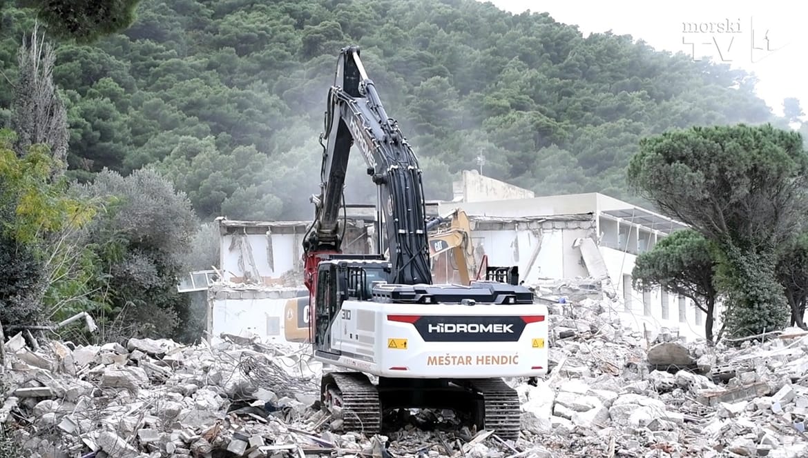 VIDEO Počelo rušenje poznatog dubrovačkog hotela