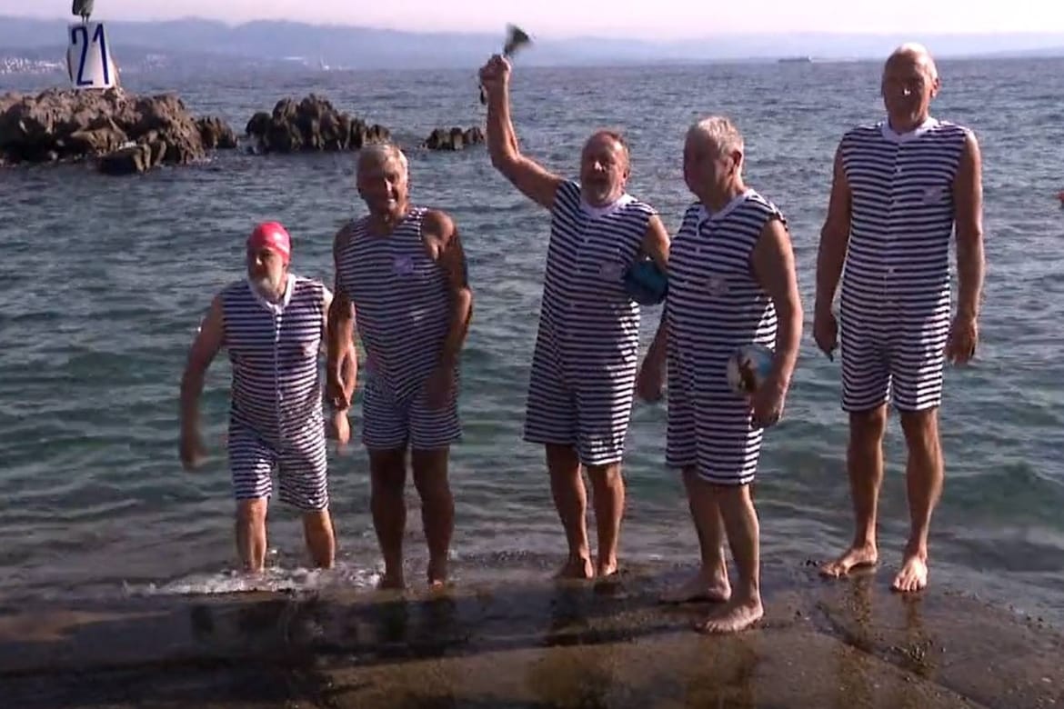 Opatijski kukali skočili u more i otvorili novu sezonu!