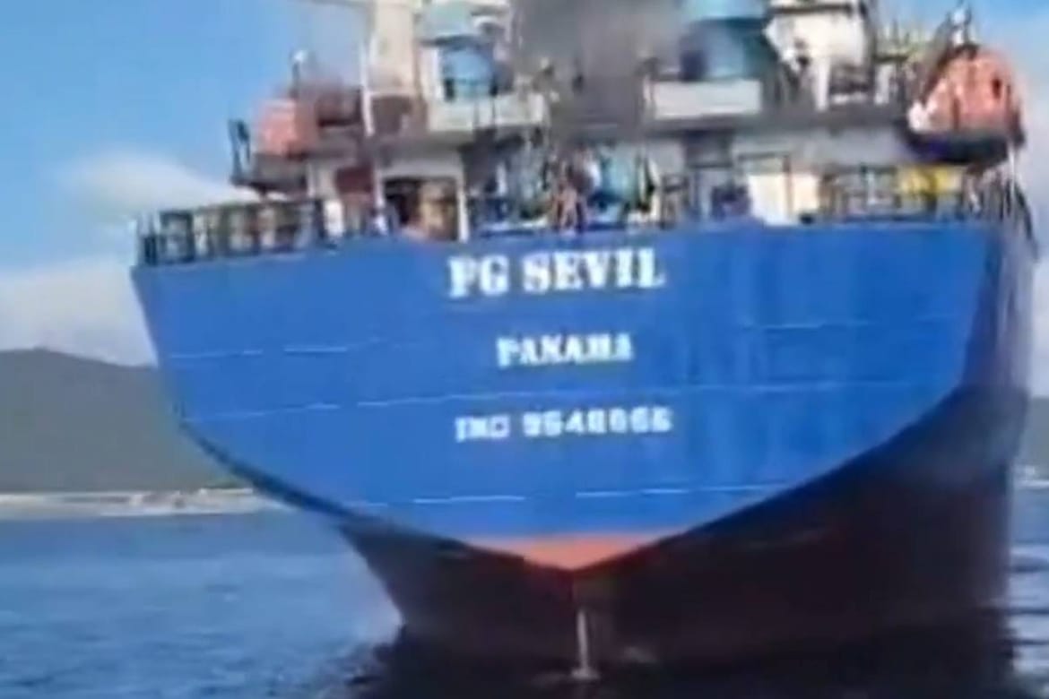 Tragedija u Mramornom moru - dvoje pomoraca poginulo prilikom požara na brodu!