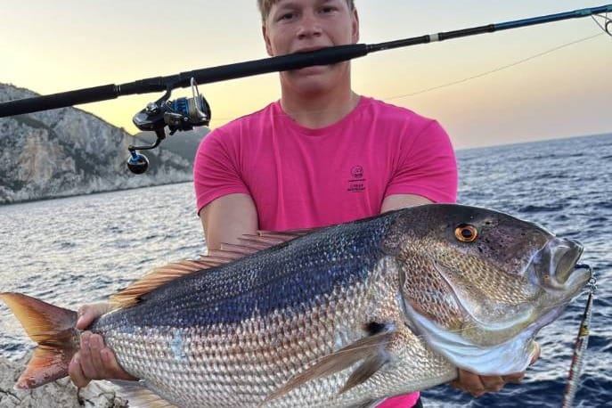 RIBOLOVNA AVANTURA Slovenski mladići proveli tjedan na Dugom otoku: "Manje ribe smo odmah vraćali u more, ali kad je zagrizla ova!"