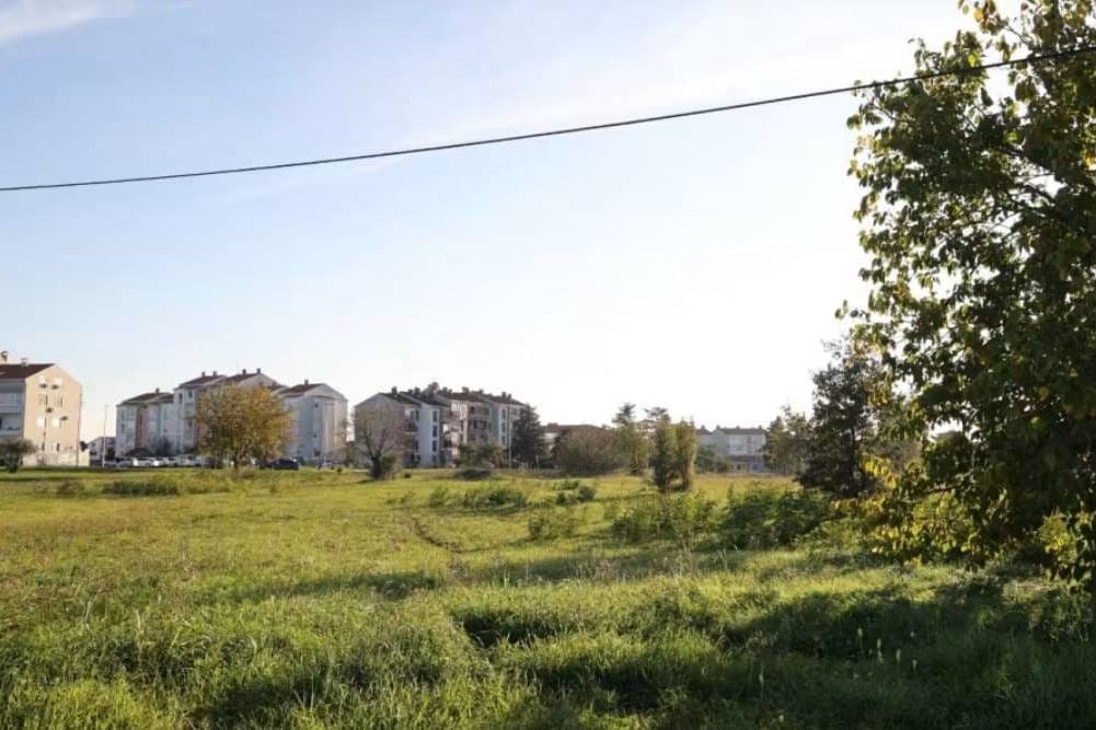 Danci grade dva nebodera od deset katova u Umagu