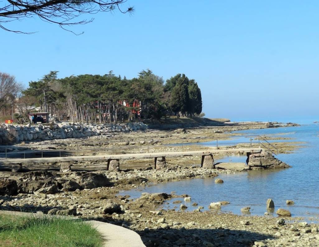 Djecu u Sloveniji uče da treba odrediti "posve novu" granicu u donjem toku rijeke Dragonje, na obali i na moru