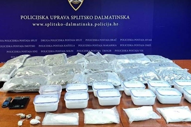 U Splitu zaplijenjeno 50 kila droge. Troje uhićenih, četvrti u bijegu