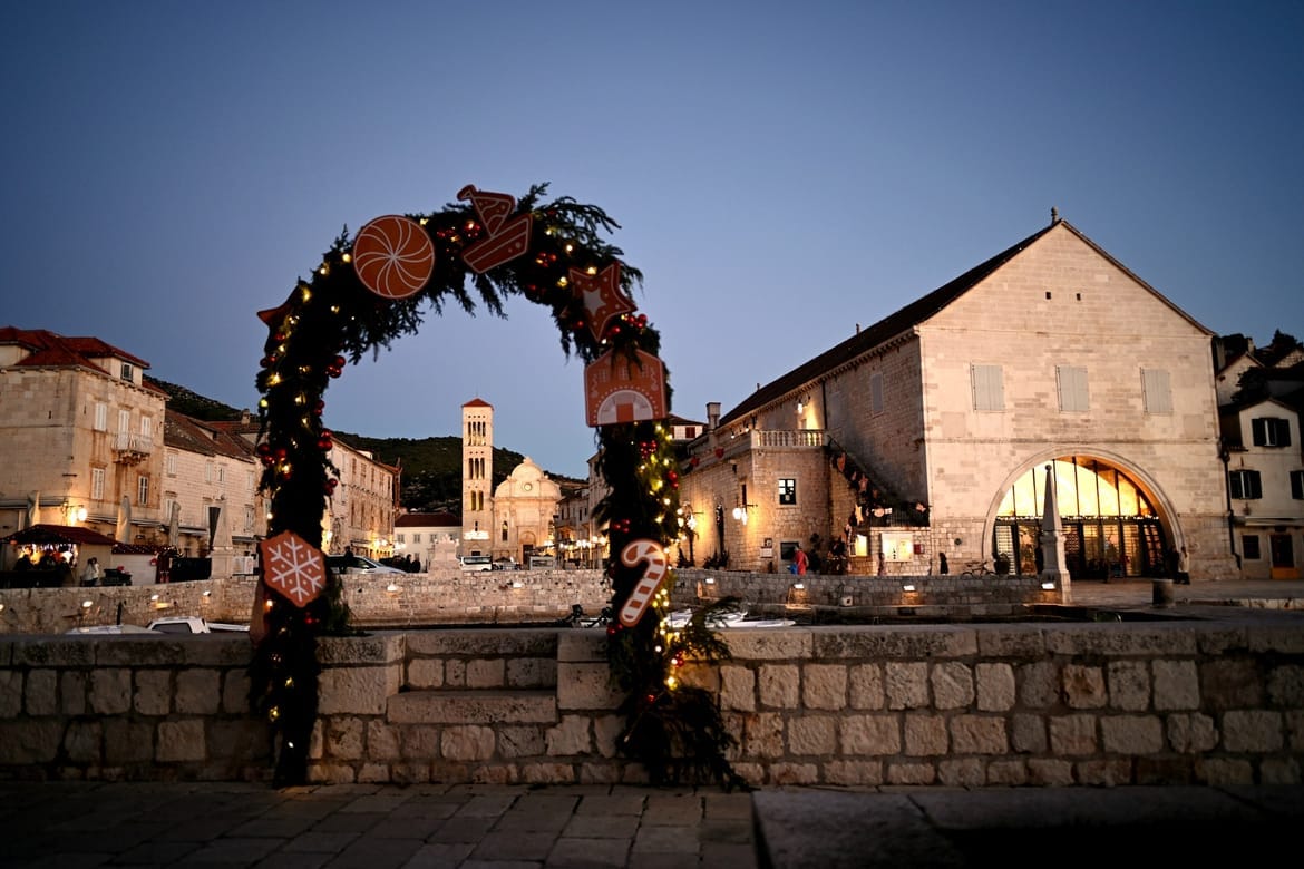 Isplata božićnica na Hvaru započinje sutra