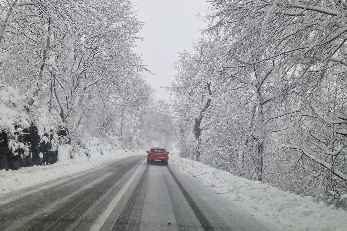 Nakon Brača, eto snijega i na Hvaru!