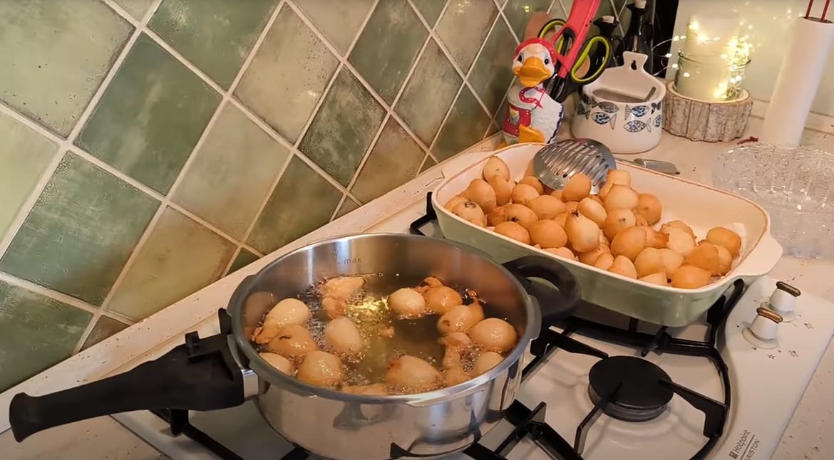 Kako pripremiti tradicionalne fritule za Badnji dan? - Obiteljska kužina Ive Kronje