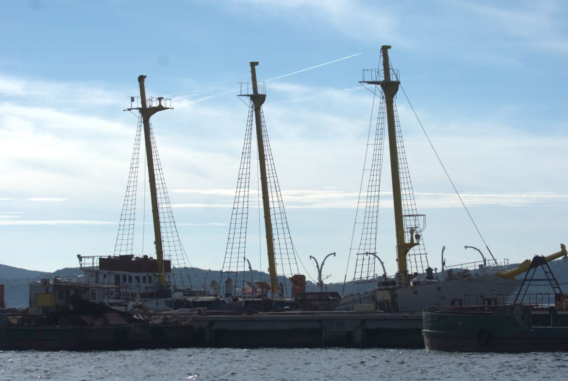 Sajle na školskom brodu "Jadran" u Crnoj Gori mijenjaju ljudi koji nemaju veze s brodogradnjom?!