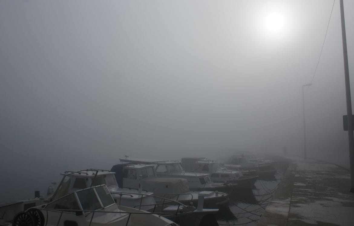 Na sjevernom Jadranu magla, vidljivost ponegdje manja od 200 metara!