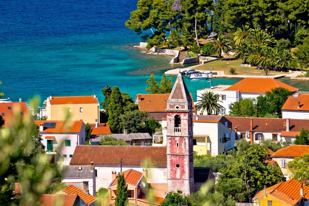 Nova promidžbena brošura “Doživi Ugljan”