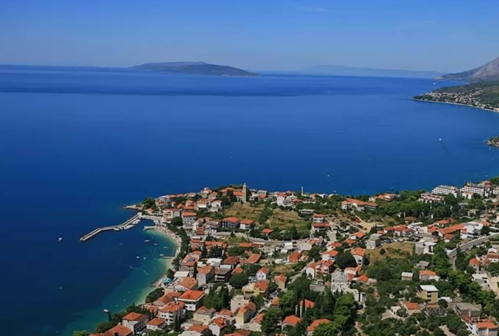 Općina Gradac daje do 40 tisuća eura mladim obiteljima