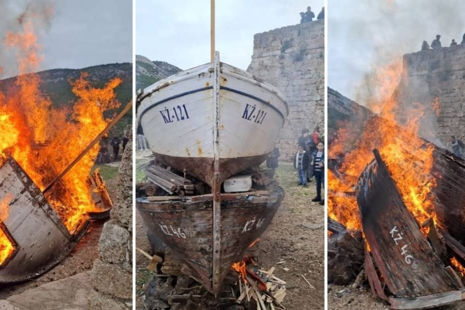 POVODOM SVETOG NIKOLE Zapaljen stari brod pred crkvom sv. Nikole u Komiži