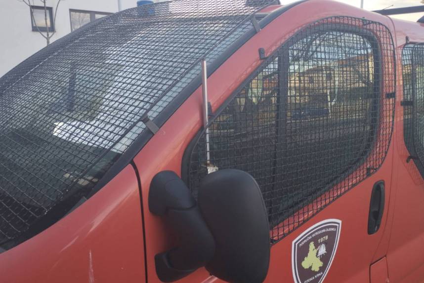 Po orkanskoj buri prevozili pacijente preko Krčkog mosta!