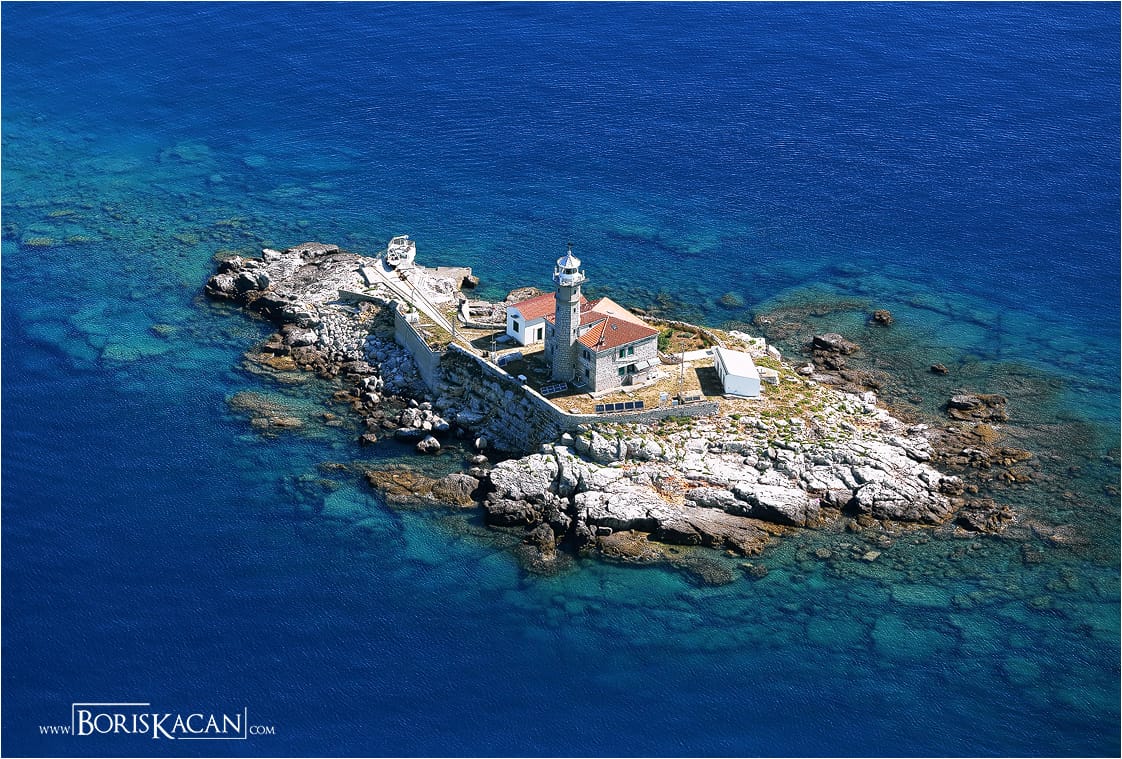 Danas je blagdan Sv. Ivana pa evo par prigodnih fotografija Sv. Ivana na pučini