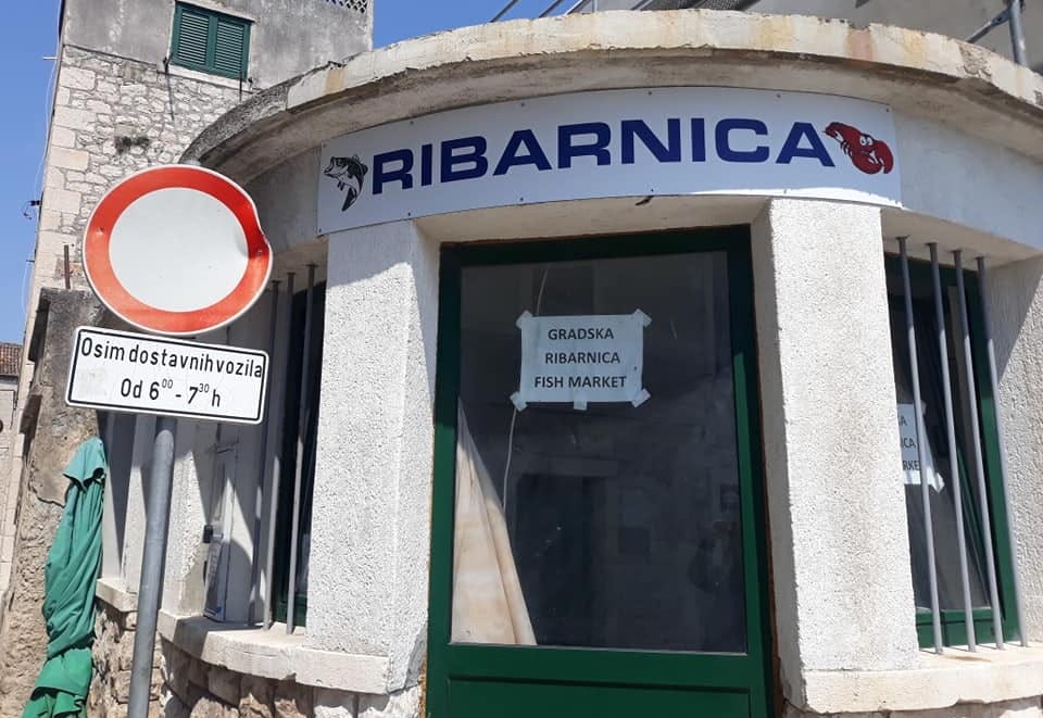 NEMAJU GDJE KUPITI RIBU Kaštela imaju 29 ribarskih obrta, a već 4 godine su bez ribarnice!