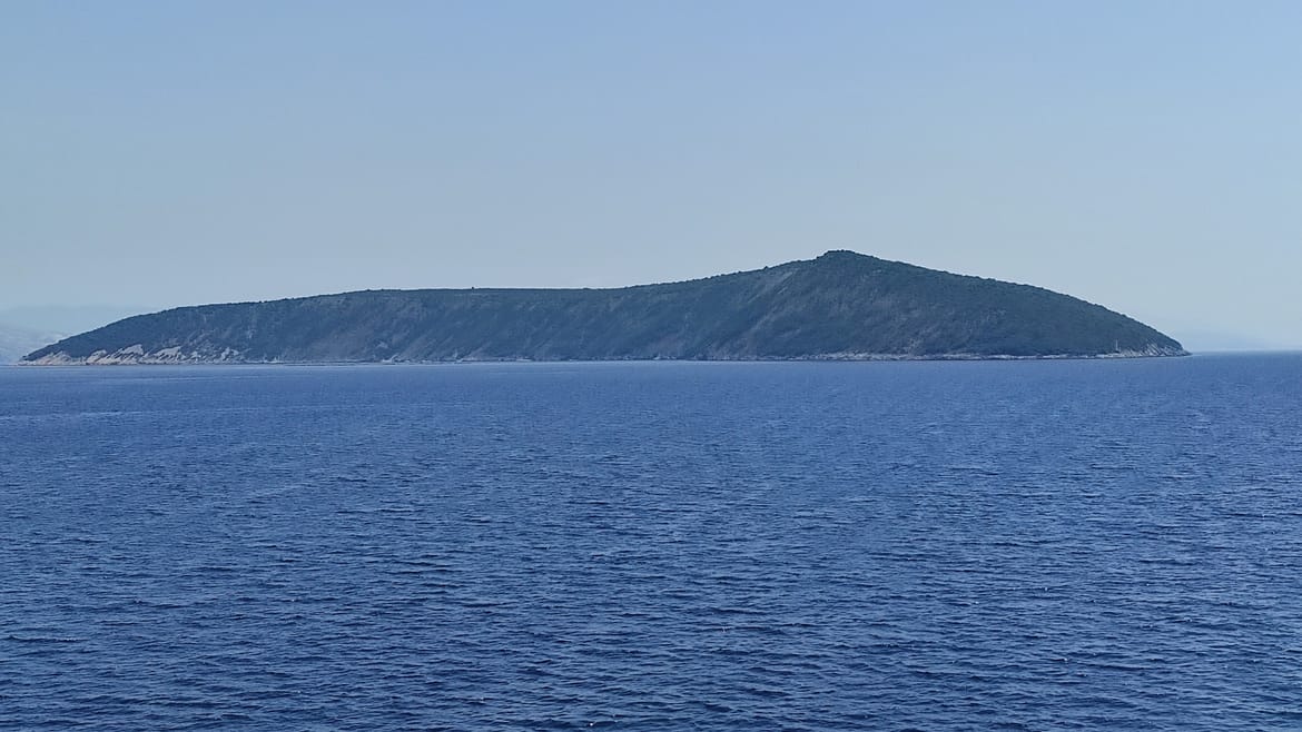 Vlada preuzela davanje koncesije na pomorskom dobru za izgradnju i gospodarsko korištenje ribogojilišta na otoku Plavniku