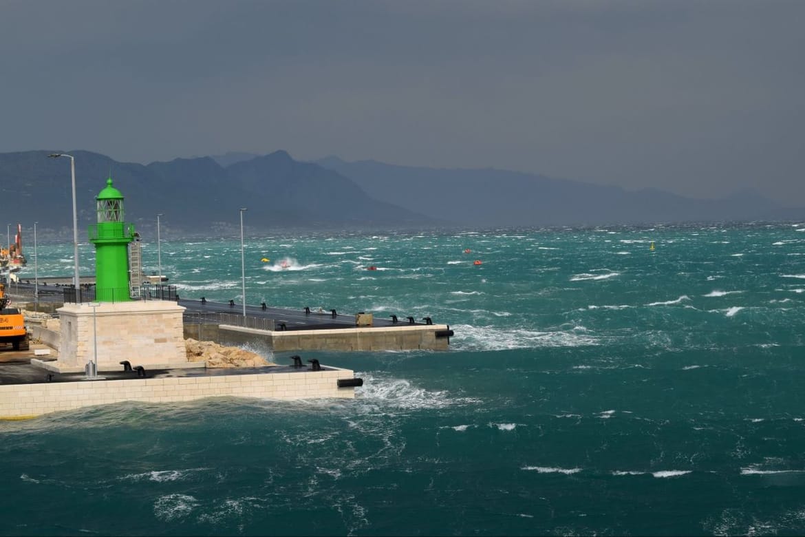 Jako i olujno jugo, a na sjeveru Jadrana i obilna kiša