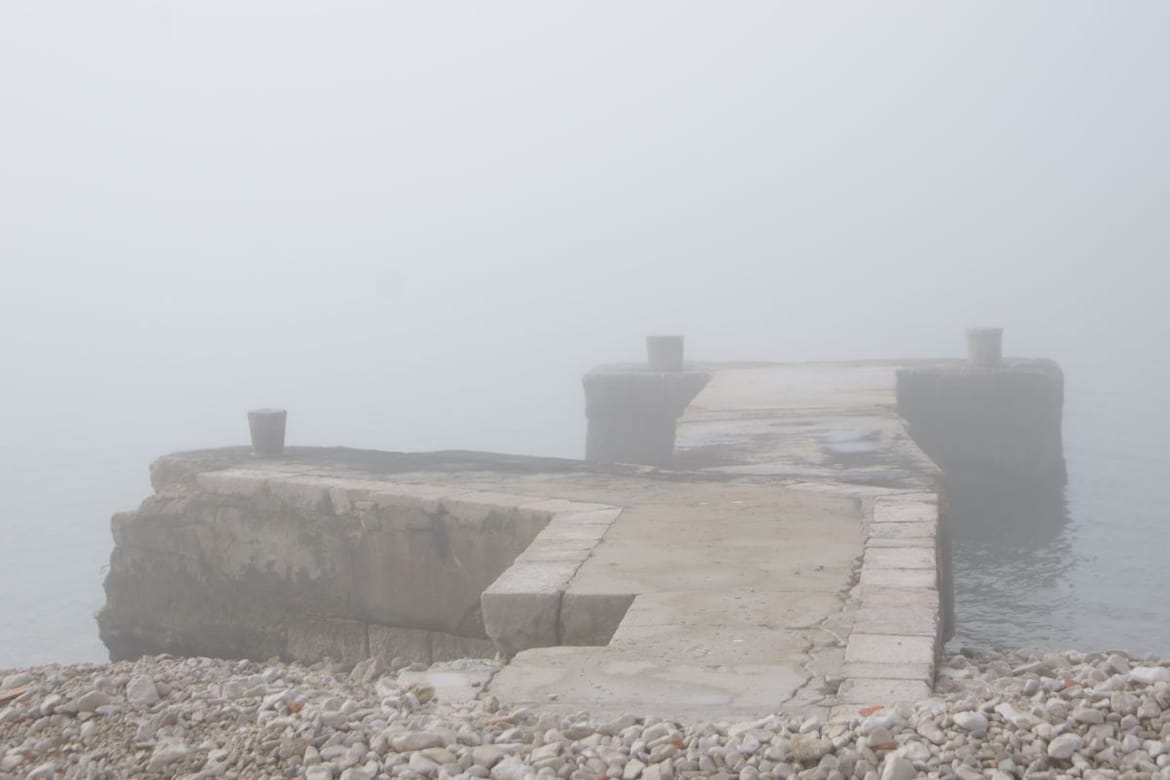 Kroz jutro magla, poslijepodne jugo