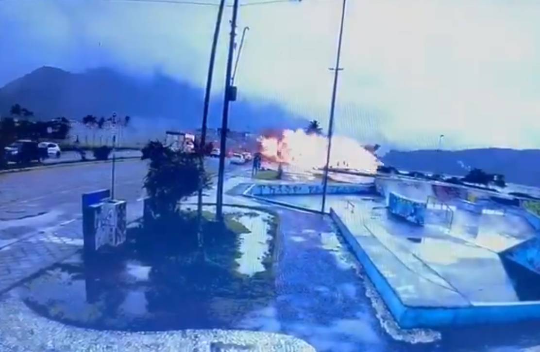 Avion u Brazilu preletio pistu, srušio se na plažu, a onda je izbio kaos