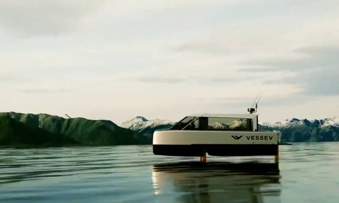 Električni brod "leti" iznad površine mora, a krstarenje košta 100 eura