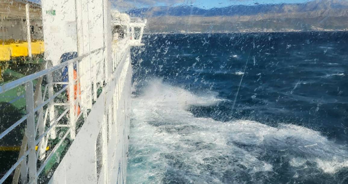 Zbog olujne bure, u prekidu brojne katamaranske linije, zatvorena A1 i omiška obilaznica