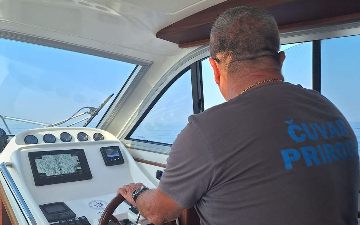 SLAB NADZOR Zločini protiv prirode prolaze nekažnjeno, pogotovo na moru!