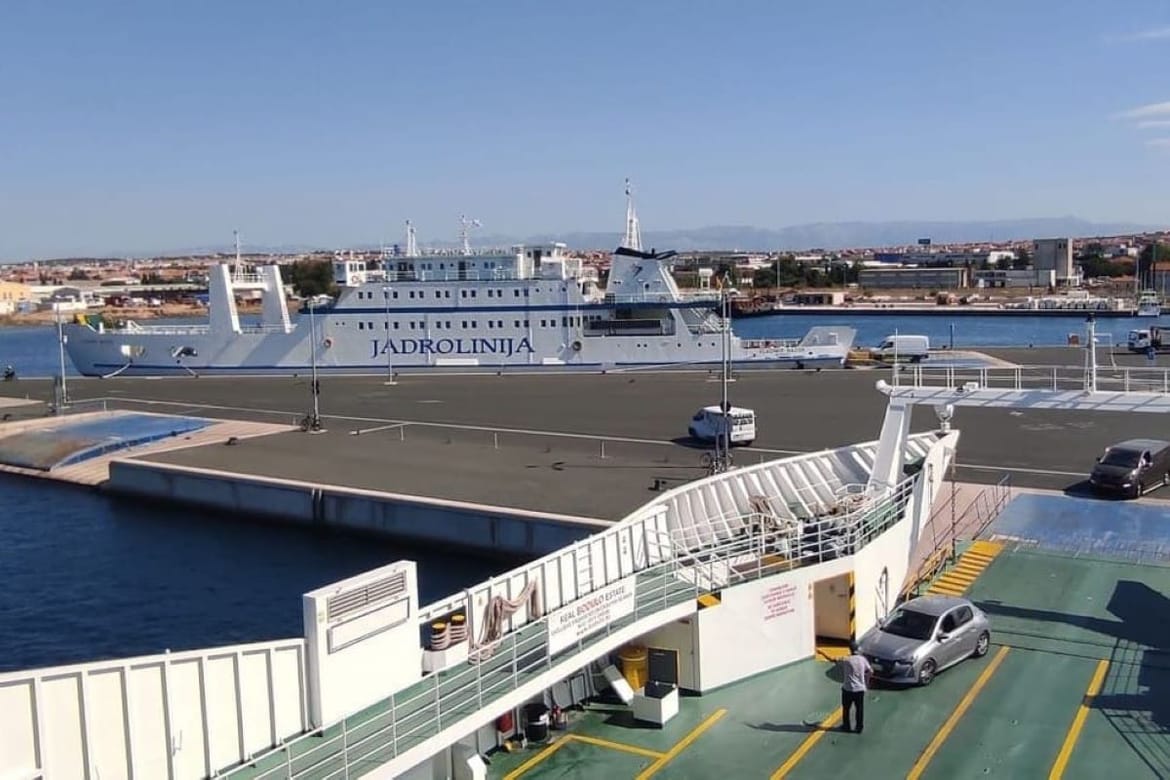 Na domaćim linijama prevezeno više putnika i vozila, a na međunarodnima zabilježen pad