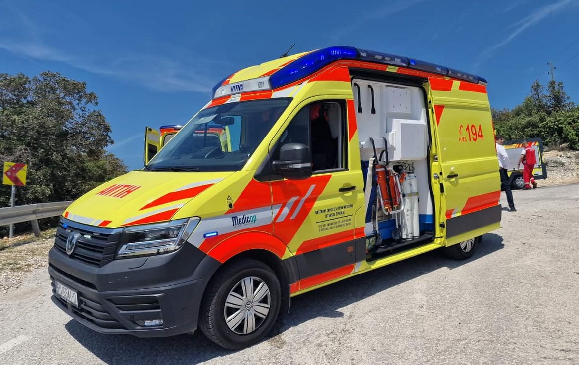 Pješakinja poginula u naletu vozila Hitne pomoći u Puli, kod Limskog kanala poginuo motociklist!