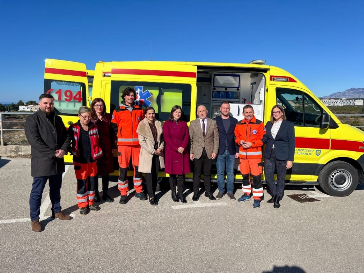 Ispostava hitne medicinske službe Novalja bogatija za novo vozilo